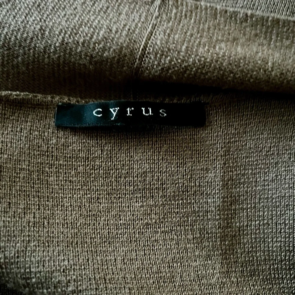 Cyrus Women's Brown Open Front Cardigan - Picture 3 of 4